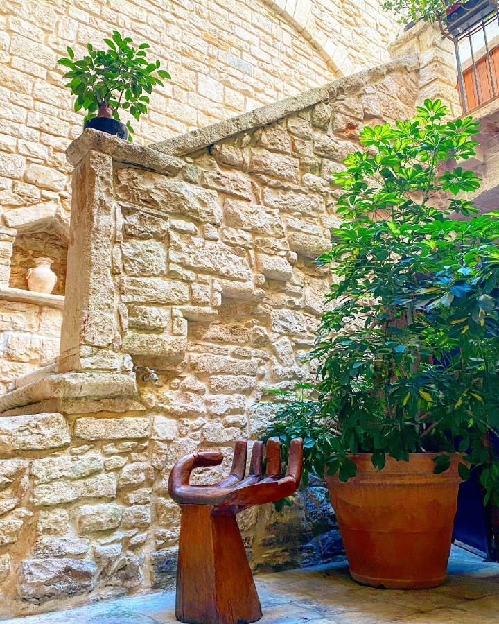 Palazzo Morola XIV Century Apartment Giovinazzo Exterior photo