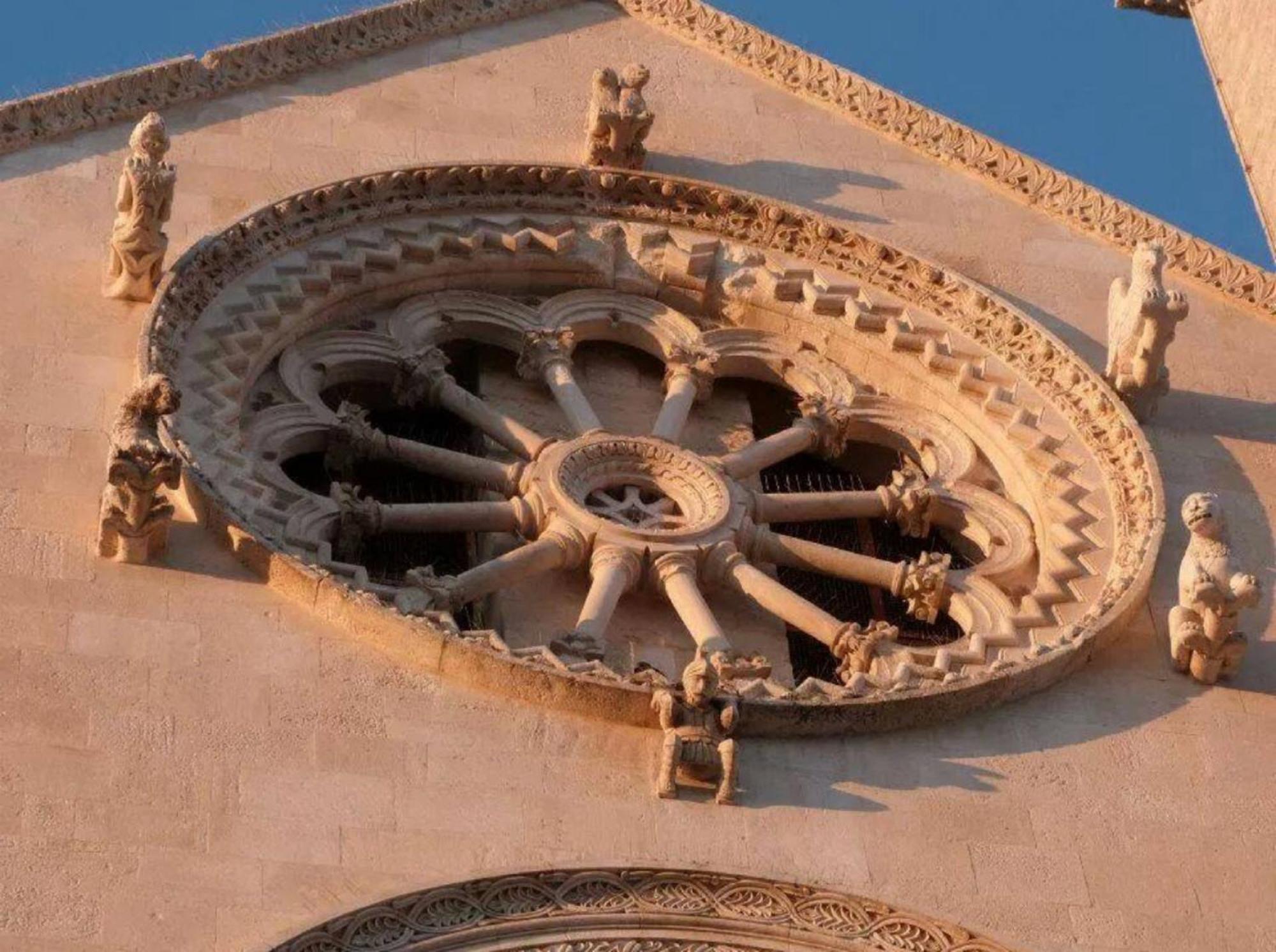 Palazzo Morola XIV Century Apartment Giovinazzo Exterior photo