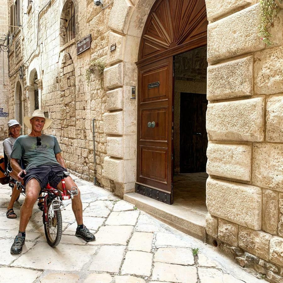 Palazzo Morola XIV Century Apartment Giovinazzo Exterior photo