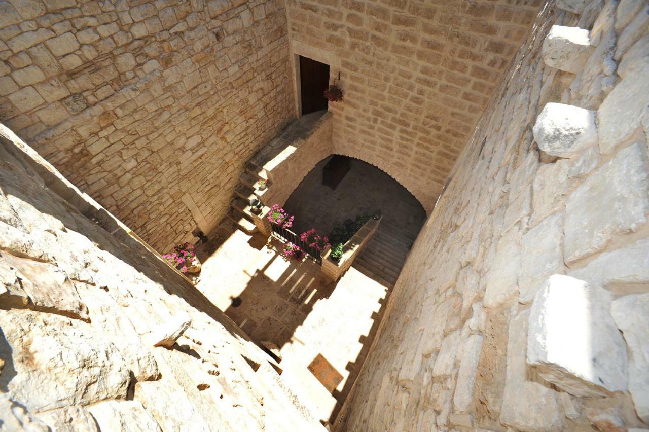 Palazzo Morola XIV Century Apartment Giovinazzo Exterior photo